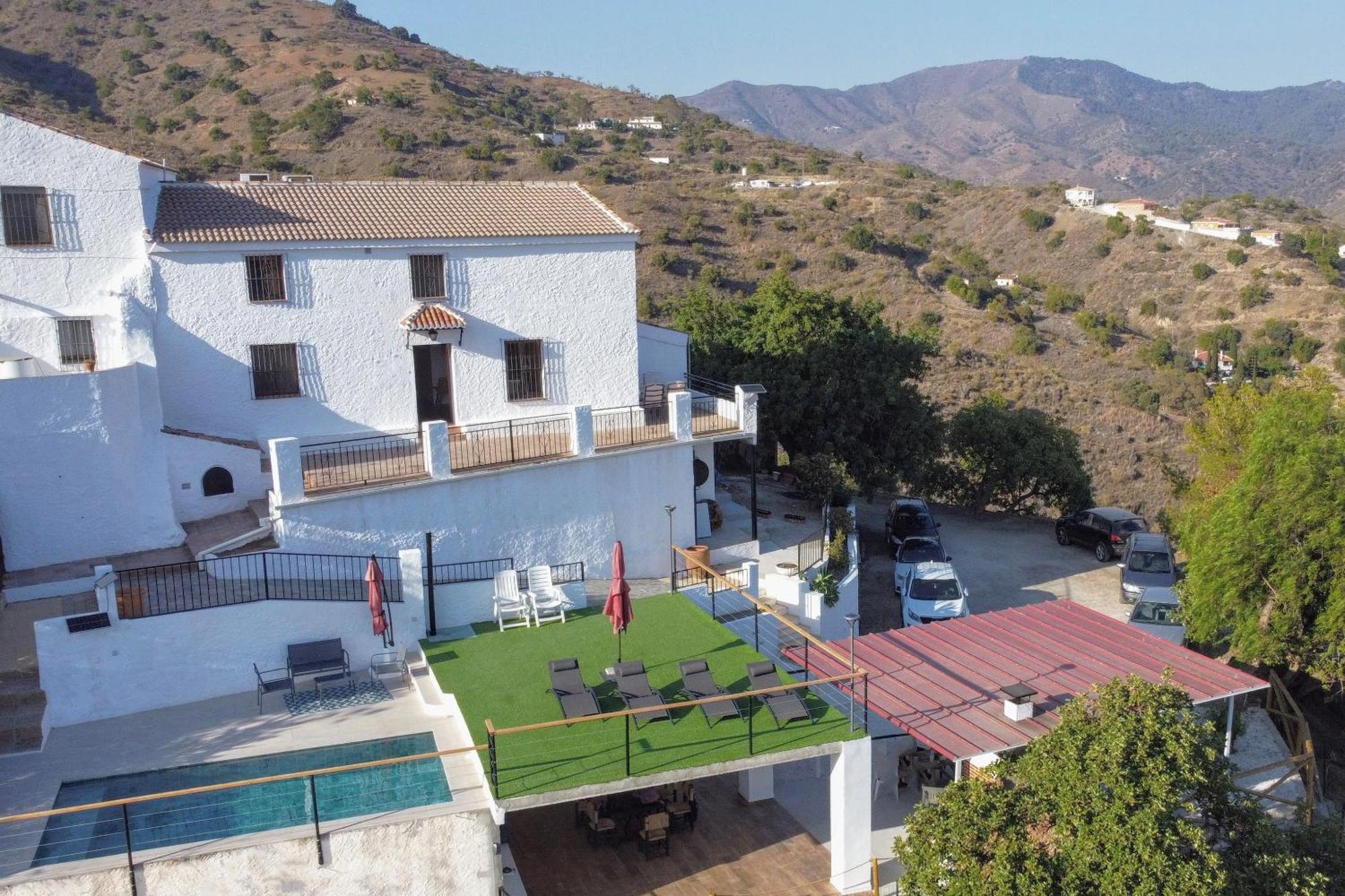 Five-Bedroom House,1560059266:JPEG